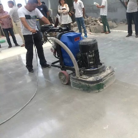 NPT環氧噴涂材料制作的高光地坪